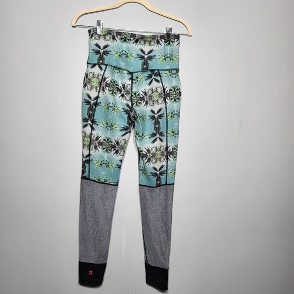 🌜Sweaty Betty Urdhva Reversible Palm Tree Print Leggings Small - Picture 2 of 8